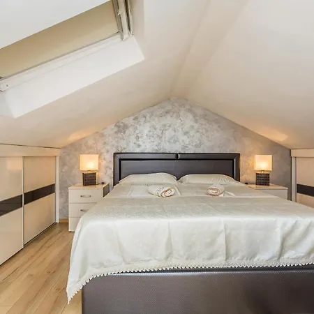 House Lucija Zgaljic