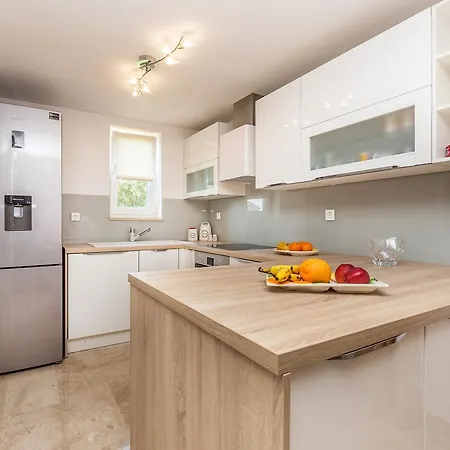 House Lucija Tatil Evi *